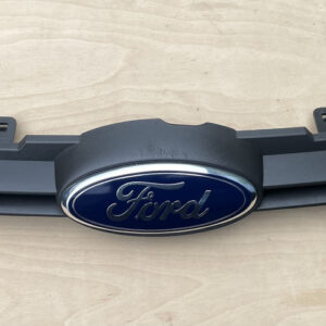 РЕШИТКА РАТІАТОРА ПЕРЕДНОГО БАМПЕРА з емблемою FORD FIESTA -12 MK7