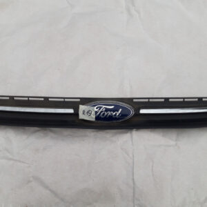 Решітка радіатора Ford Kuga 13- cv448150bew