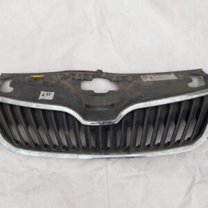 Решітка радіатора Skoda Rapid 5JA853668B