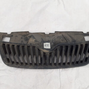 Решітка радіатора Skoda Fabia new 5J0853668B