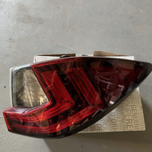 Ліхтар задній бу правий зовнішній Lexus RX350  815500E130
