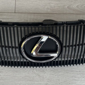 Ришітка радіатору з емблемою Lexus GS350