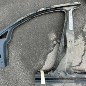 Стійка передня ліва відрізна WV Golf 5G4809835