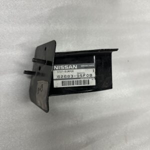 6268395F0B Кронштейн кріплення підсилювача Nissan Almera