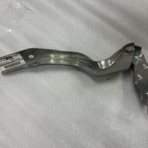 65400JD000 Петля капоту права Qashqai 07-14