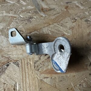 1781671 петля дверей перед r нижня ford focus 3