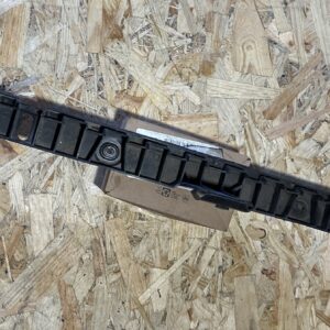 1K6807863 Кронштейн заднього бампера центральний хетчбек vw golf v 04-08