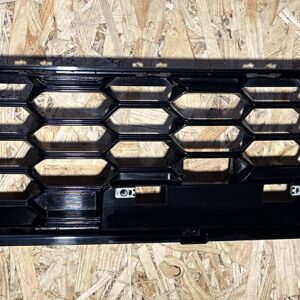 711053K4ZH5 Ришітка бампера переднього центральна чорний глянець Honda Mn-v